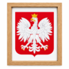 Godło Polski w jasnej drewnianej ramie – aranżacja